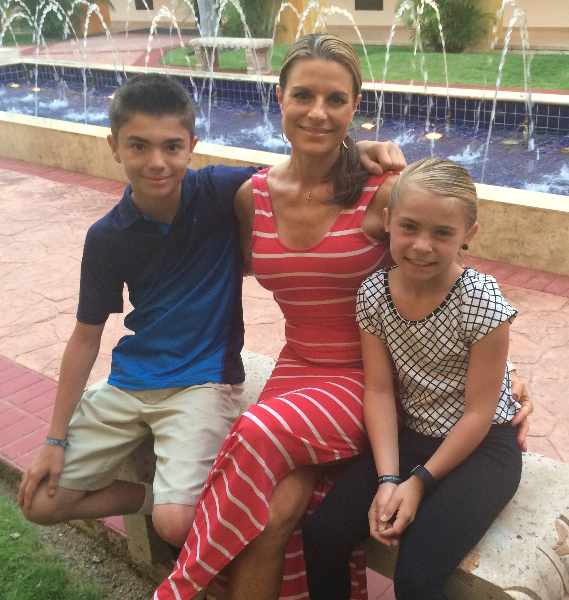 candice and cameron and isabella 2016